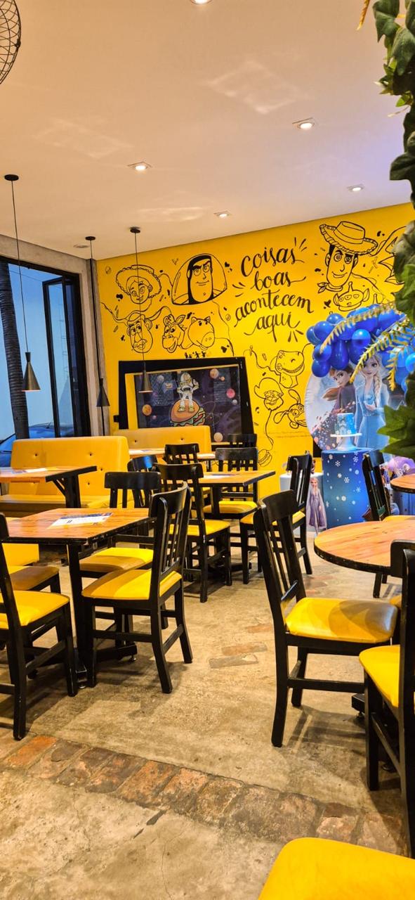 Ambiente da Toys Burguer
